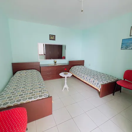 Hilltop House Dom wakacyjny *