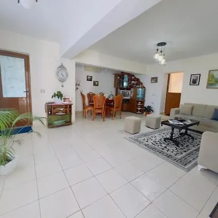 Hilltop House * Sarandë