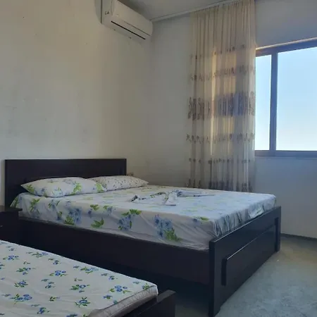 Hilltop House 펜션 Sarandë