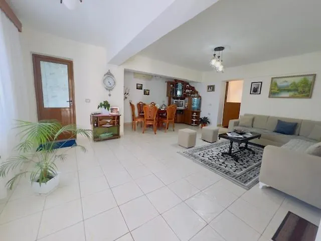 Hilltop House * Sarandë