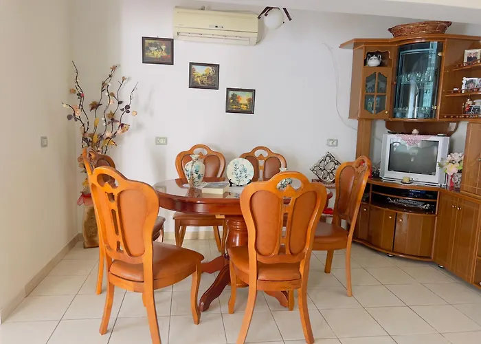 Hilltop House בית נופש