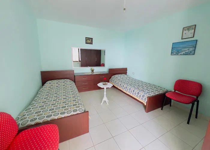 Hilltop House בית נופש *