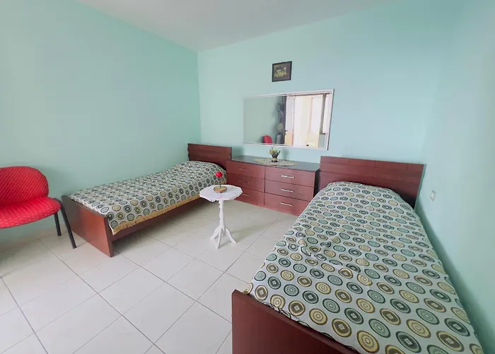 Hilltop House בית נופש *